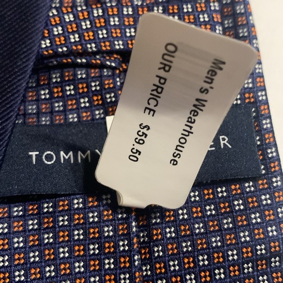 Tommy Hilfiger Navy tie Brand new w/ tags - Picture 5 of 5